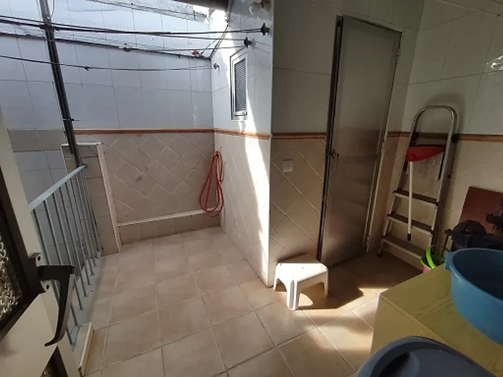 Patio con lavadero – Casas Chollo Córdoba Venta