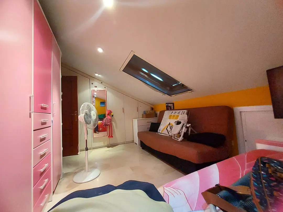Dormitorio abuhardillado – Casa en Venta San Rafael de la Albaida
