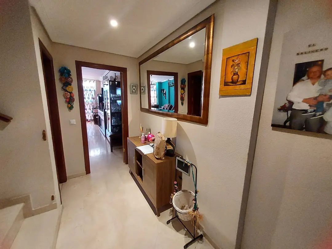 Recibidor con espejo – Casa en Venta San Rafael de la Albaida