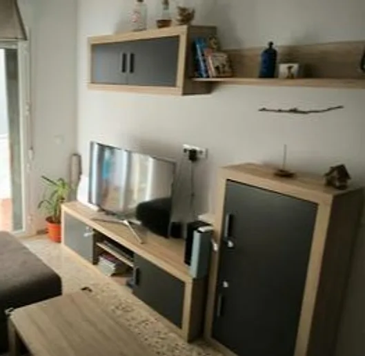 Salón con mueble de televisión – Piso en Venta Calle Los Chopos