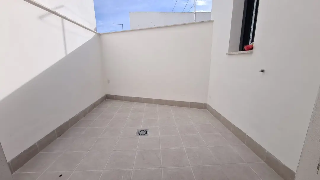Patio solado – San Rafael de la Albaida