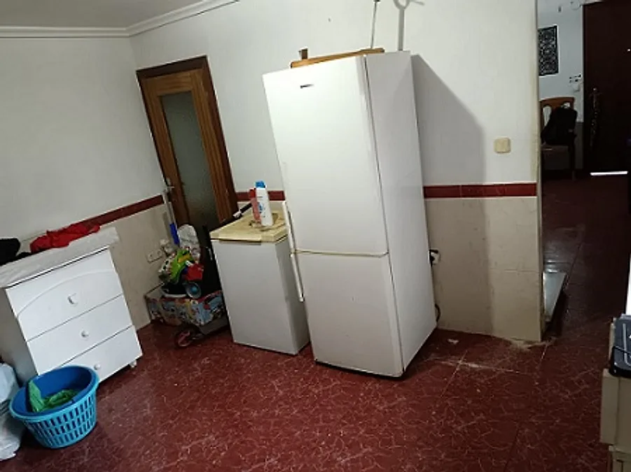 Cocina con frigorífico – Venta Casa Calle El Carpio Córdoba
