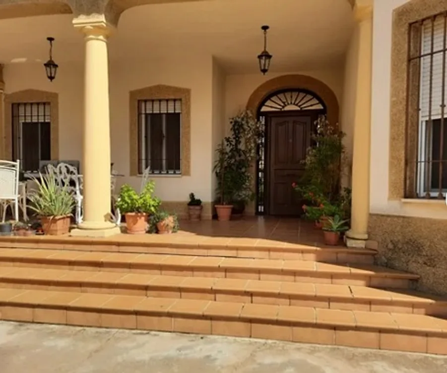 Porche de entrada de la casa – Terrenos en Venta en Córdoba