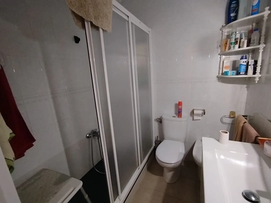 Baño con mampara – Casas baratas de Córdoba
