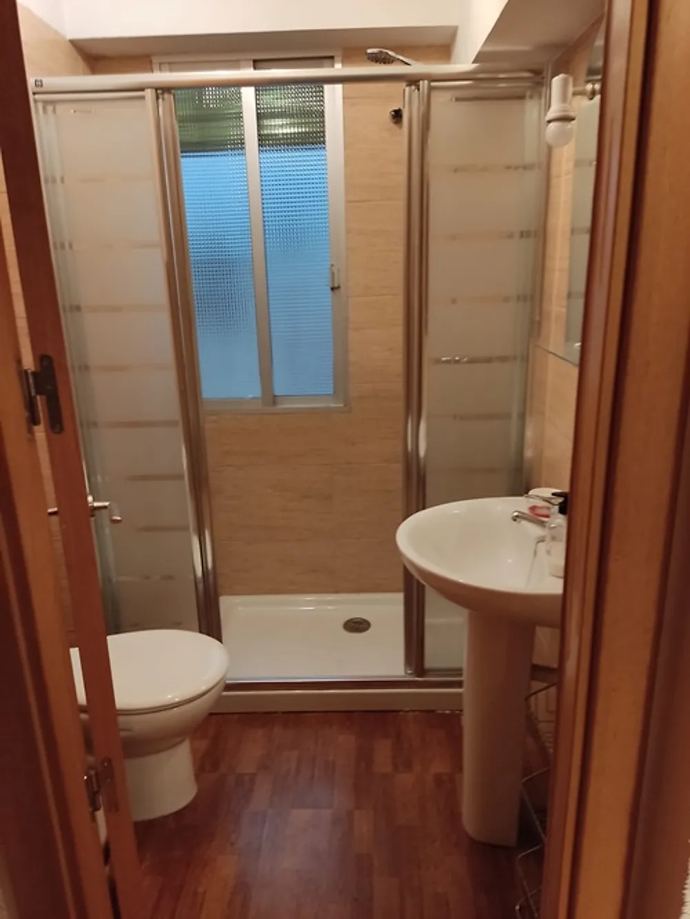 Baño con plato de ducha – Venta Piso Carretera Trassierra Córdoba