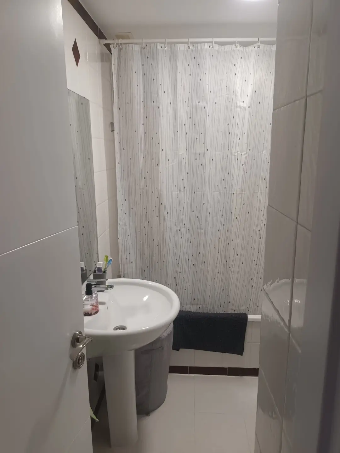 Baño con lavabo – Estudio La Noria San Luis de Sabinillas