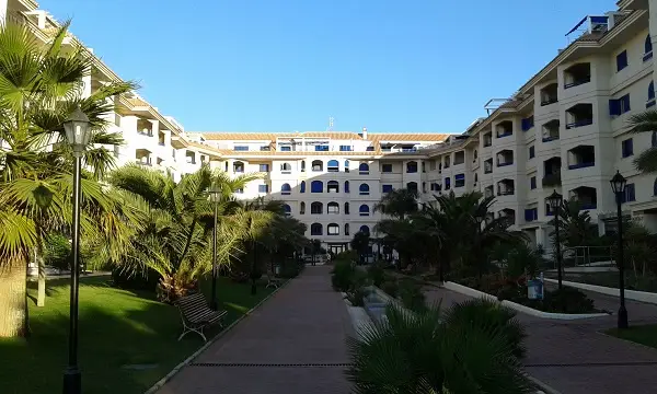 Jardines comunitarios – Venta de apartamento en La Noria con piscina
