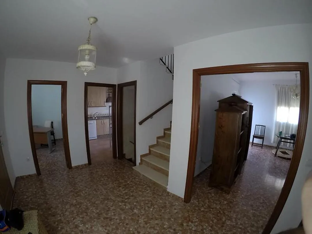 Entrada con escalera – Casa en Venta en Almodóvar del Río