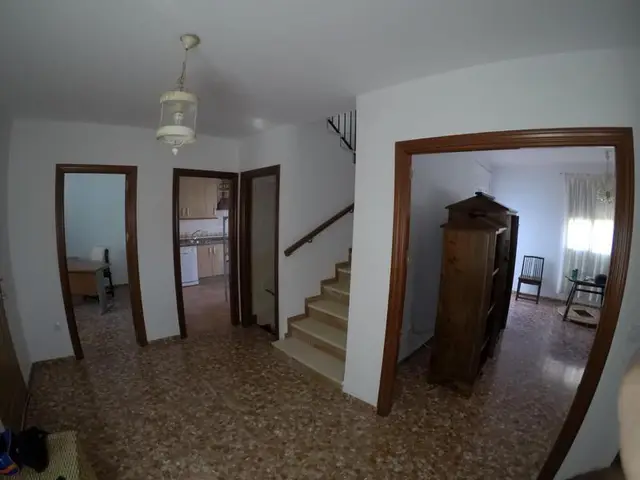 Entrada con escalera – Casa en Venta en Almodóvar del Río