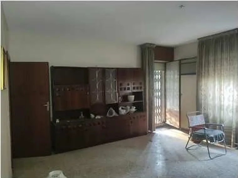 Salón del piso para reformar en Santa Rosa, Córdoba