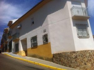 Casa en Venta en Almodovar del Rio Córdoba, 230 mts, 5 dormitorios, 2 baños, 1 aseo, terraza, sotano amplio, todo exterior, mejor verla