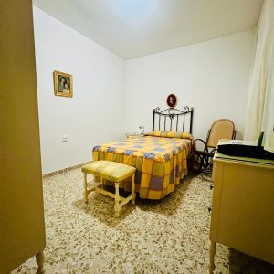 Piso en Ciudad Jardín Córdoba con 4 dormitorios y ascensor